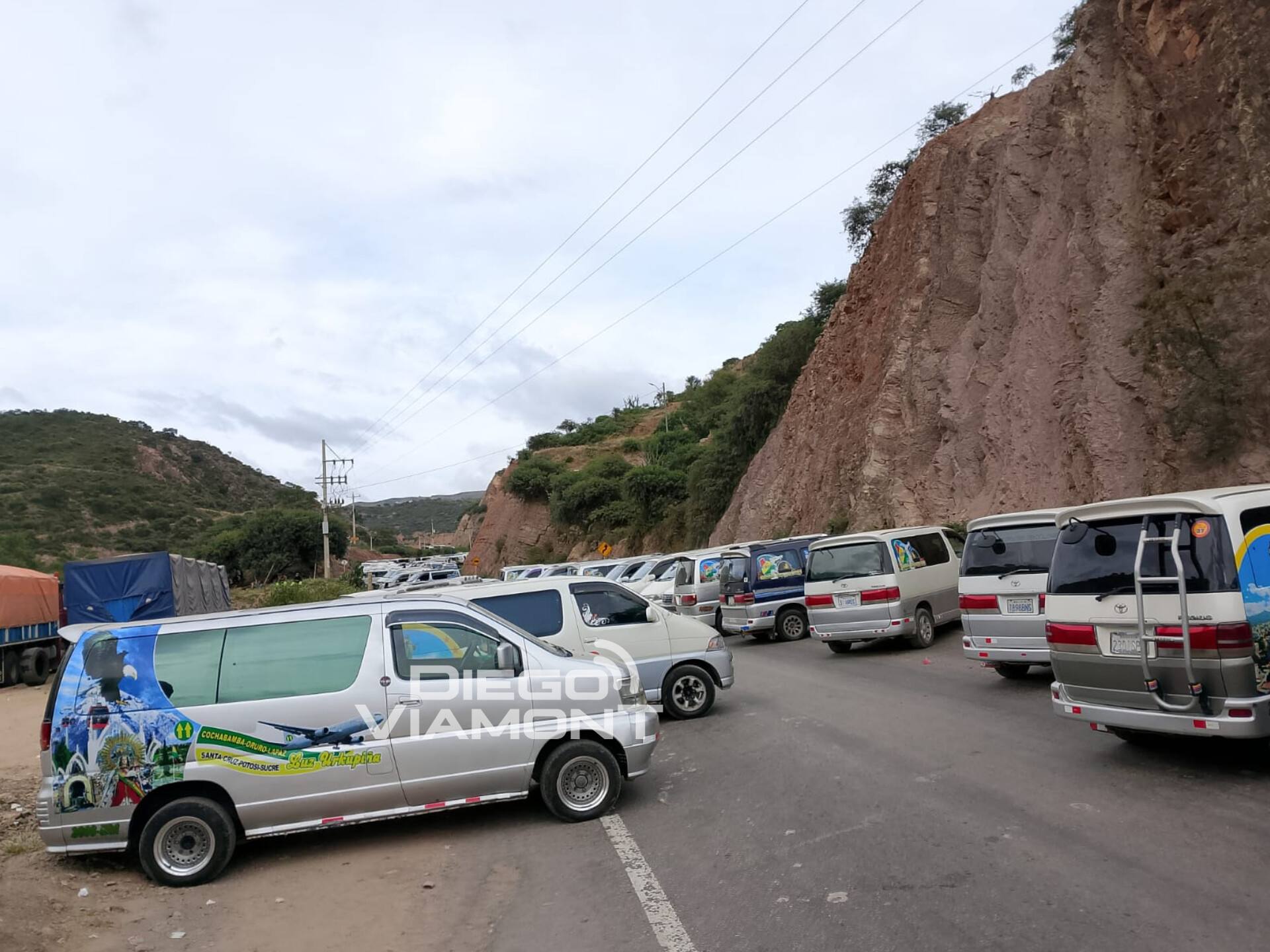 Transportistas retoman bloqueo en Parotani